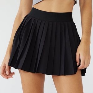 Aritzia TNA Tennis Skirt in Black